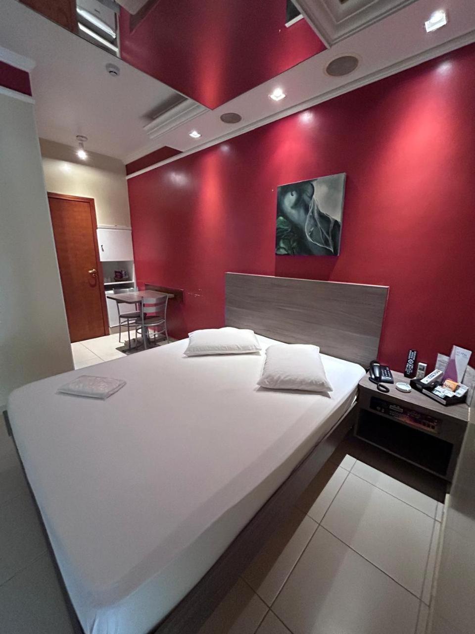Alpha Motel 암파로 외부 사진