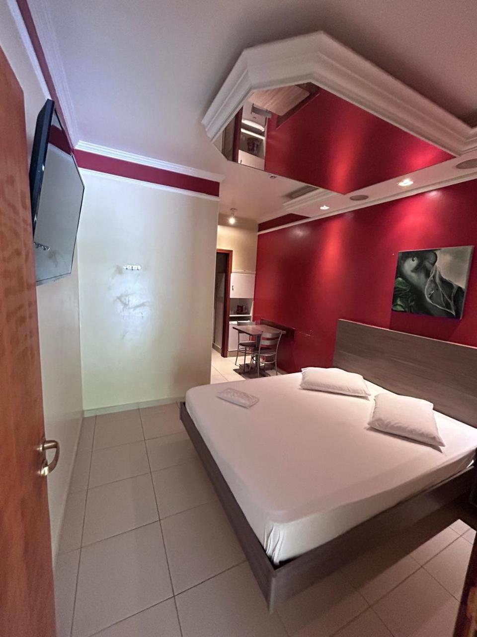 Alpha Motel 암파로 외부 사진